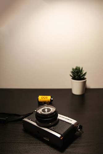 camera black camera on table montpellier