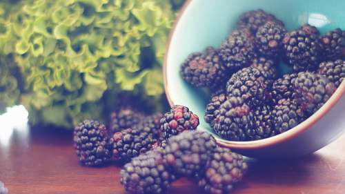  blur raspberries on table 