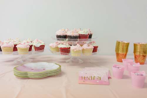 cream cupcake lot creme