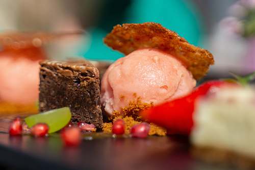 food ice cream and bread dessert