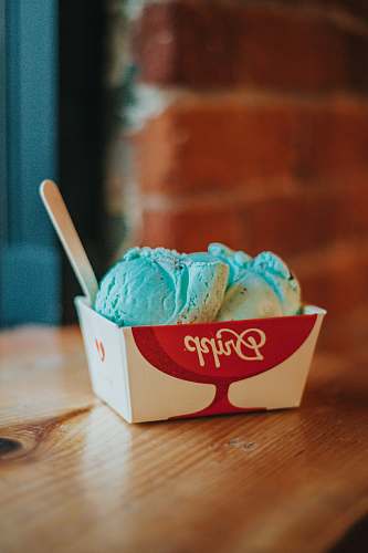 creme Dripp ice cream dessert