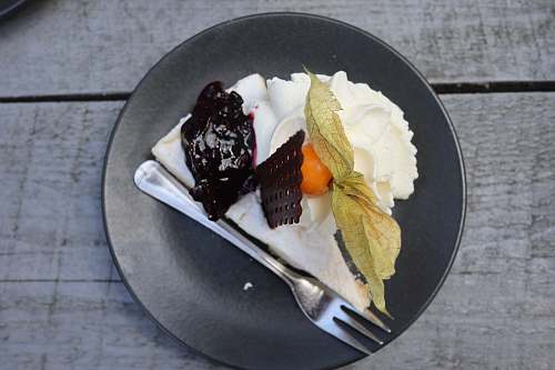 cream pastry on plate creme