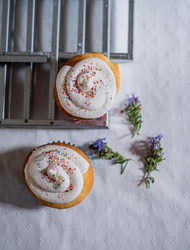 cream baked cupcakes creme