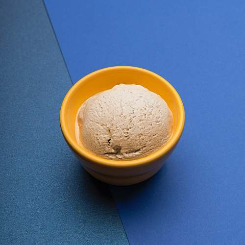 dessert bowl of ice cream creme