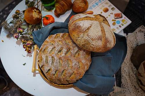 bread breads on gray textile bun