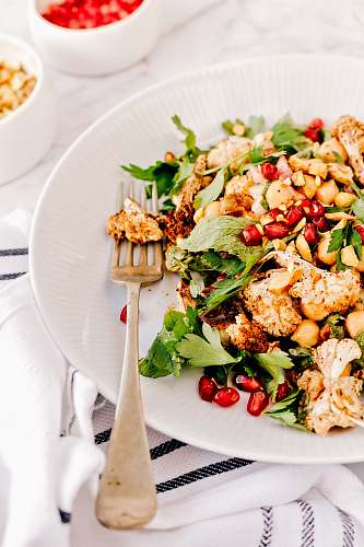 meal cauliflower with green vegetable plate