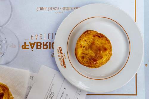 bread cook food on ceramic plate dish