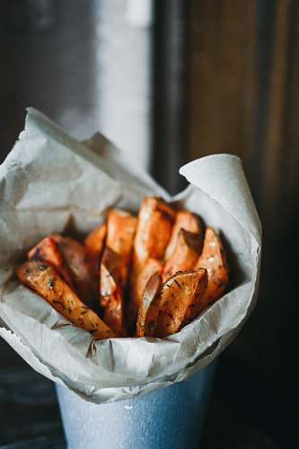 fries cooked food with wrapper toast