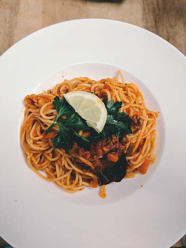spaghetti cooked pasta in plate pasta