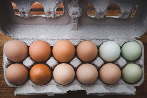 egg egg piled on tray box
