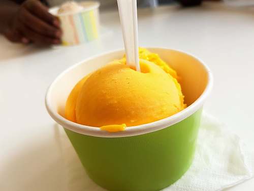 egg green disposable cup cream