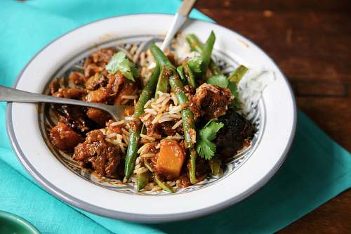 plate meat with vegetable on plate dish