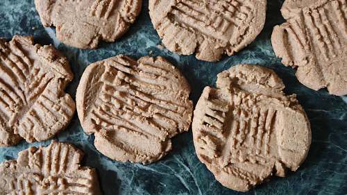 bread round cookies peanut butter