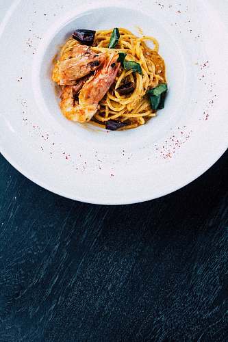 pasta shrimp pasta in white bowl spaghetti