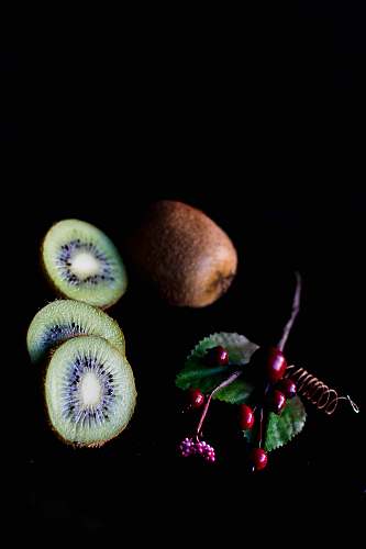 fruit sliced kiwi fruits kiwi