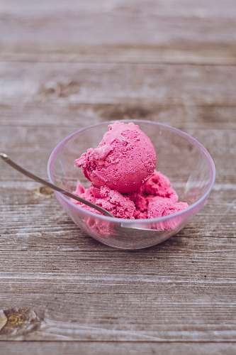 dessert strawberry ice cream in clear glass bowl creme