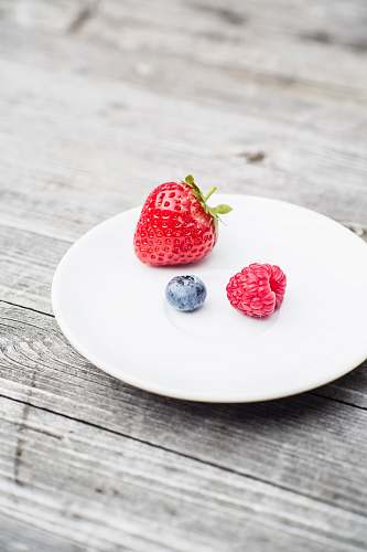 strawberry strawberry on plate fruit