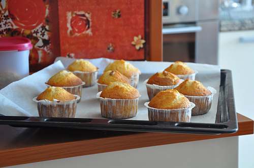 dessert tray of cupcake muffin