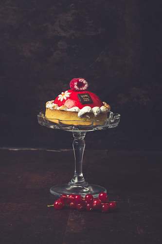 cake tray of round cake cream
