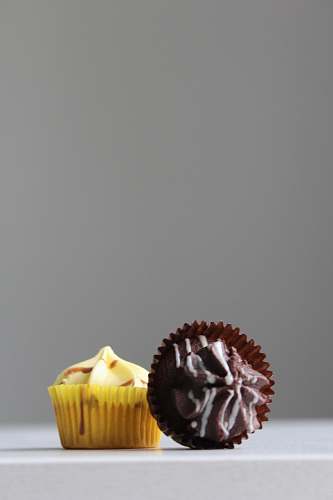 cake two chocolate and mango cupcakes cupcake