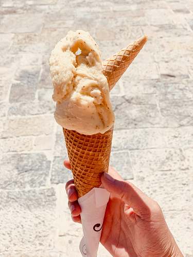 creme white ice cream cream