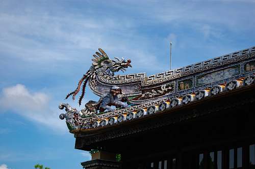 reptile gray dragon roof dinosaur